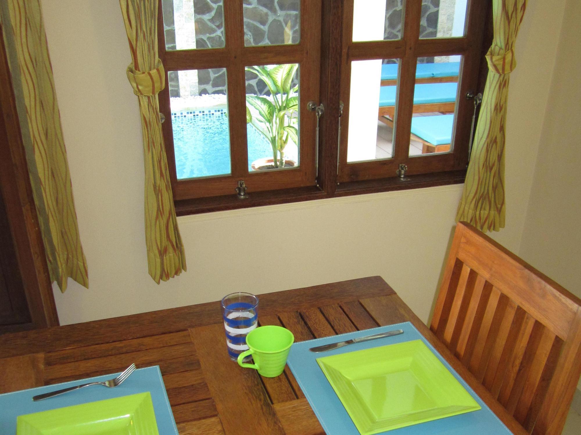 Lovina Oasis Hotel Exterior photo
