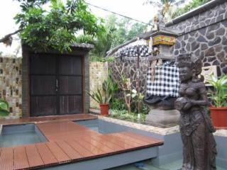 Lovina Oasis Hotel Exterior photo