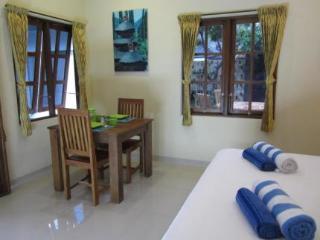 Lovina Oasis Hotel Exterior photo