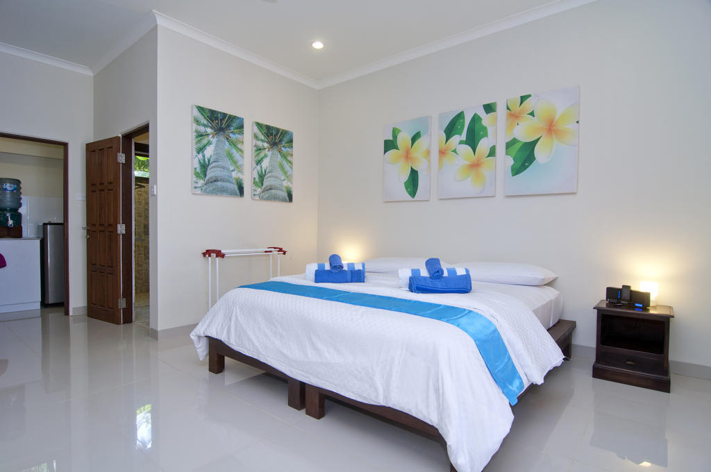 Lovina Oasis Hotel Exterior photo