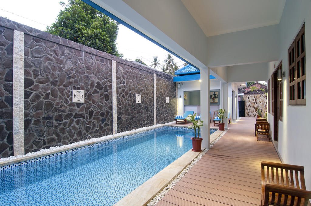 Lovina Oasis Hotel Exterior photo